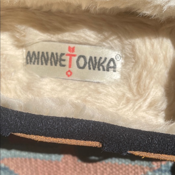 Minnetonka Moccasins 4014 - Women's Cally Slipper- Dark Navy Suede EUC - Picture 2 of 9